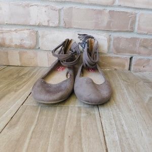 FINAL SALE of POP Lavina Brown Ankle Flat Shoes Size: 8M